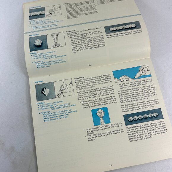 Vintage Lot Wilton Cake Decorating Method Course Yearbook Candy Making Booklet - Picture 12 of 13